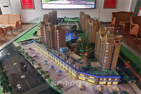 密州华宇福地3室2厅1卫102万118m2精装修出售